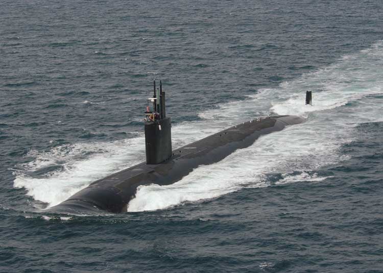 030729-N-5465P-004
Pacific Ocean (Jul. 29, 2003) -- Crewmen aboard the Los Angeles-class nuclear powered attack submarine USS Asheville (SSN 758), man the topside navigation watch as the submarine operates at high speed near San Diego.  U.S. Navy photo by Journalist 2nd Class Thomas C. Peterson.  (RELEASED)