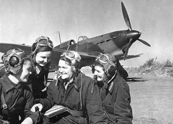 russian_female_pilots__night_witches__ww2_by_uniformfan-d5r1jtk