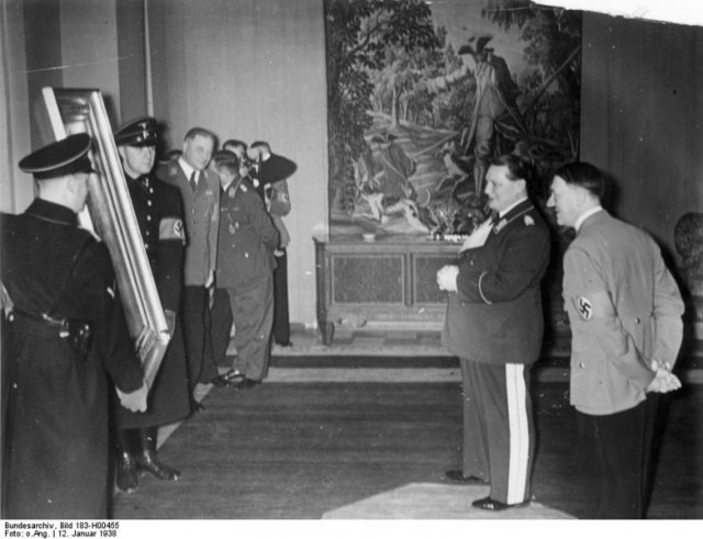 781px-Bundesarchiv_Bild_183-H00455,_45._Geburtstag_von_Hermann_Göring