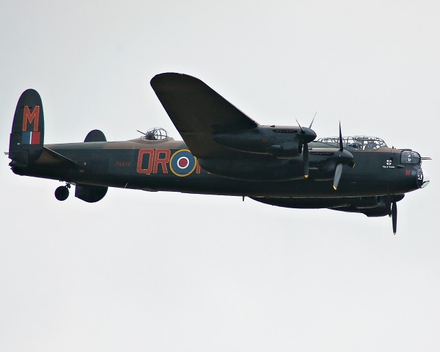 Avro_Lancaster_B_I_PA474