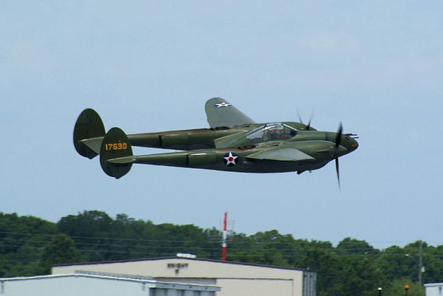 Lockheed_P-38F-1-LO_Lightning_Glacier_Girl_41-7630_NX17630_Takeoff_03_SNF_04April2014_(14606453233)