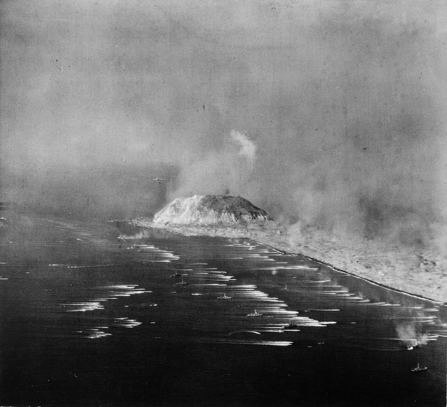 Sixth_Fleet_during_invasion_of_Iwo_Jima