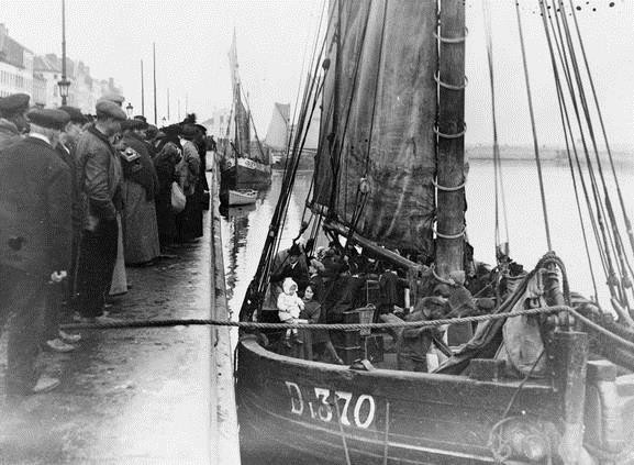 belgian refugees arrive ostend