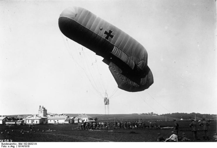 German observation balloon. By Bundesarchiv – CC BY-SA 3.0 de
