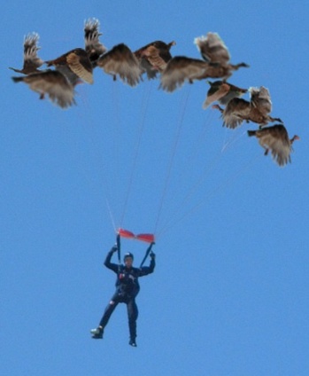 turkeyparachutist2