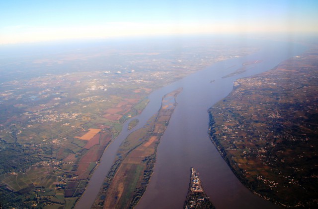 Gironde Estuary (Wikipedia)