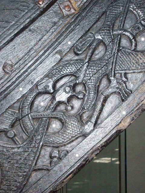 Detail from the back bow of the Oseberg ship. By Skadinaujo CC BY-SA 2.5