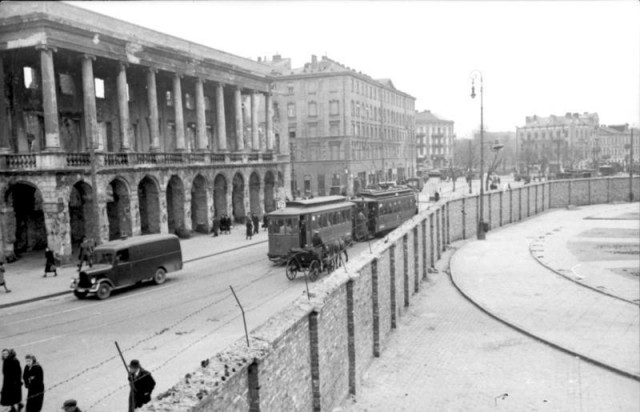 Taken on 24 May 1941, this photo shows the Zelaznej Bramy (Iron Gate) Square, the ghetto wall, and the Lubomirski palace