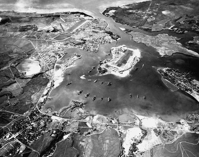 Pearl Harbor 1941 via commons.wikimedia.org