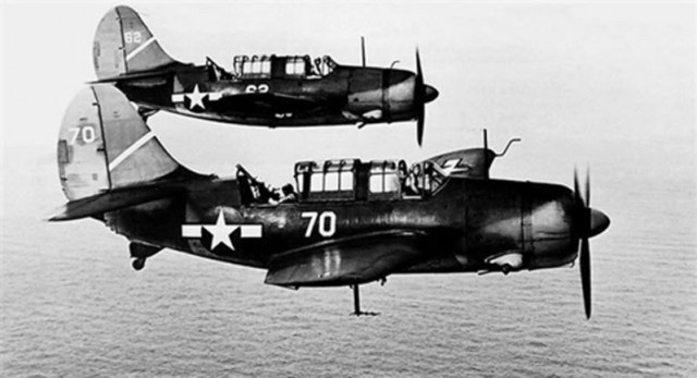 SB2C_Helldiver_1943