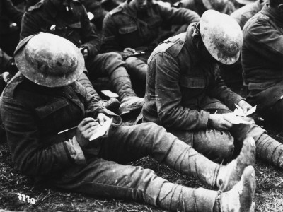 soldiers-writing-letters