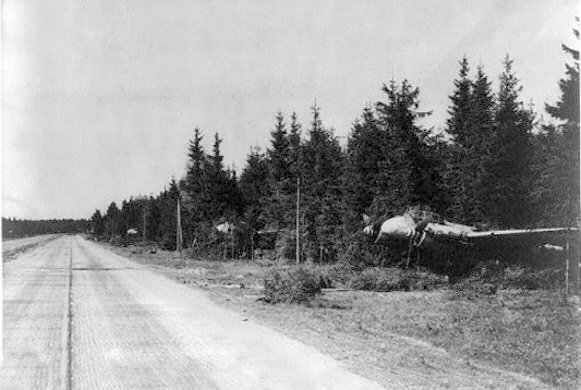 German Reichsautobahn strip in World War II (spring 1945), with Ju 88 heavy fighters parked on the shoulders