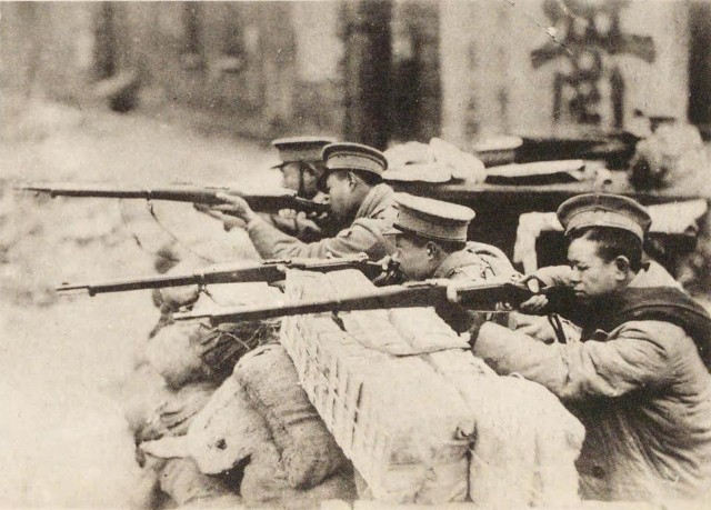 Chinese military police fight during the Shanghai incident in 1932 via commons.wikimedia.org