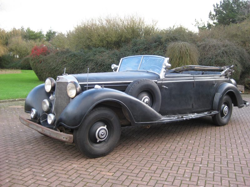 The 770 was substantially revised in 1938, resulting in the new internal designation of W150. The all-new chassis was made with oval section tubes and was suspended from coil springs all around, with independent suspension at front and a de Dion axle at the rear