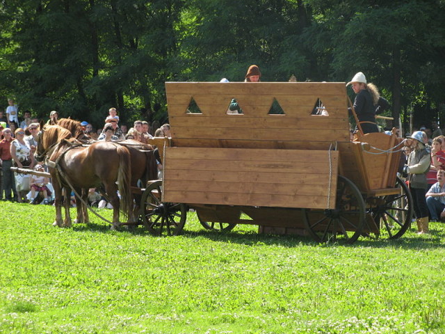 A modern reconstruction of a Žižka war wagon. the roof could be manipulated to give cover from arrow volleys and lowered for freedom of movement and counterattacks.