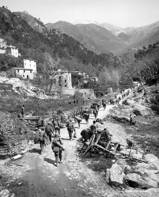 US Infantry Pushing through Italy via commons.wikimedia.org