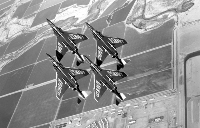 Blue_Angels_F-4J_Phantoms_formation_from_below_1969