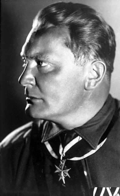Hermann Wilhelm Göring in August 1932 wearing the Order of Merit badge
