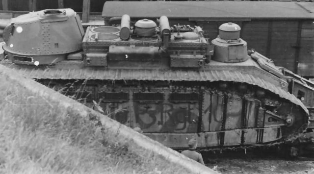 CHAR 2C (FCM 2) tank side view