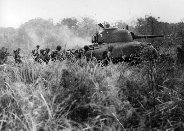 Marines_Follow_M4A1_Sherman_tank_7_Cape_Gloucester