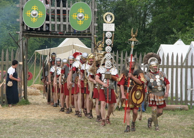 Reenactors portray a Roman Legion (wikipedia) 