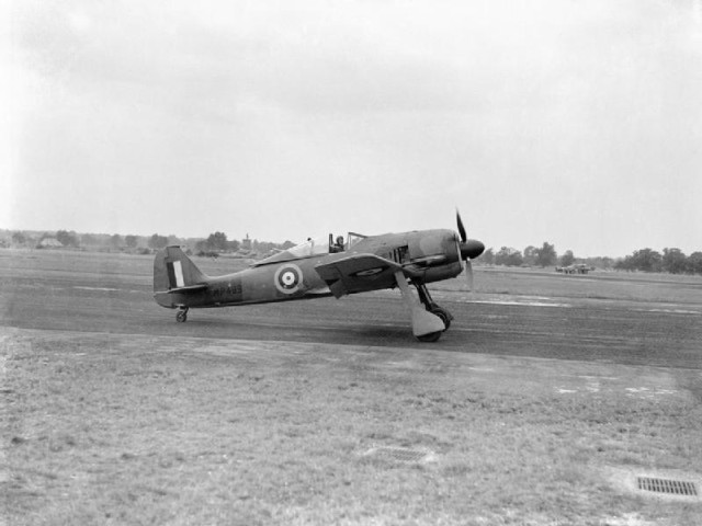 A_captured_Focke_Wulf_Fw_190A-3_at_the_Royal_Aircraft_Establishment,_Farnborough,_with_the_RAE's_chief_test_pilot,_Wing_Commander_H_J_-Willie-_Wilson_at_the_controls,_August_1942._CH6411