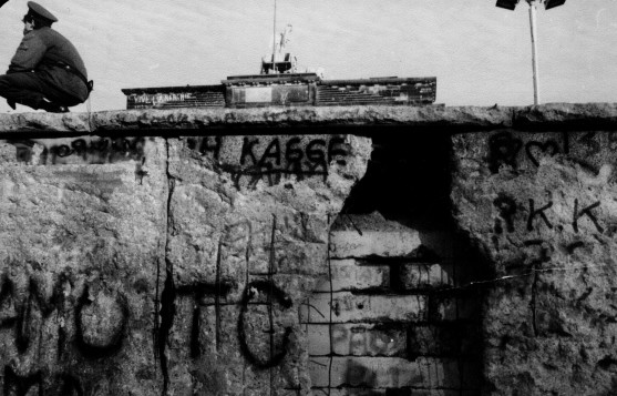 The Berlin Wall, Haunting Pictures Of A Divided City | War History Online