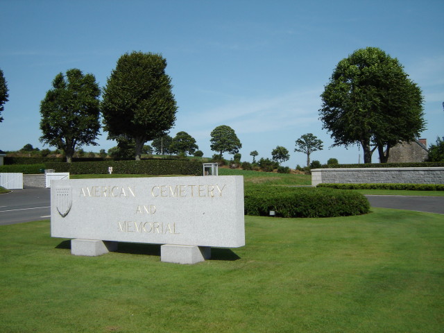 Brittany_cemetery_entrance_1