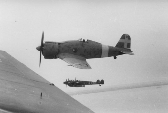 Flugzeuge Fiat G.50 und Messerschmitt Me 110