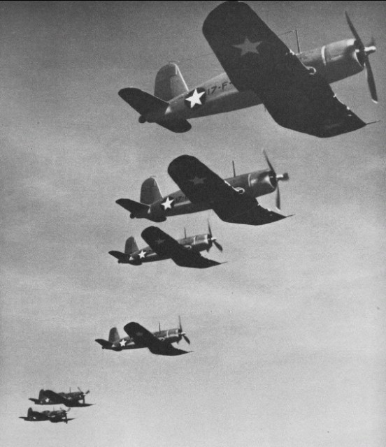 Early F4U-1s of VF-17