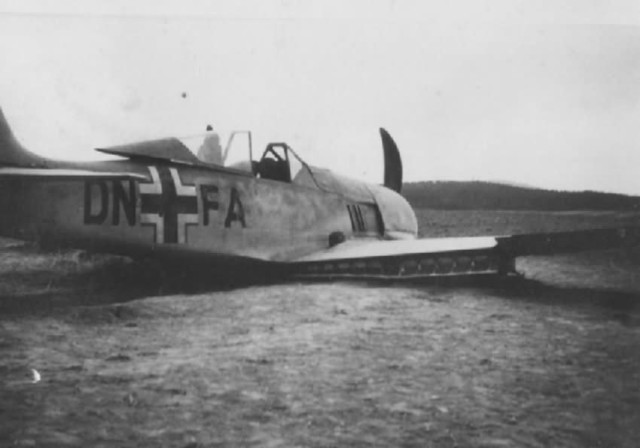 Focke_Wulf_Fw_190_DN-FA_crash_landing