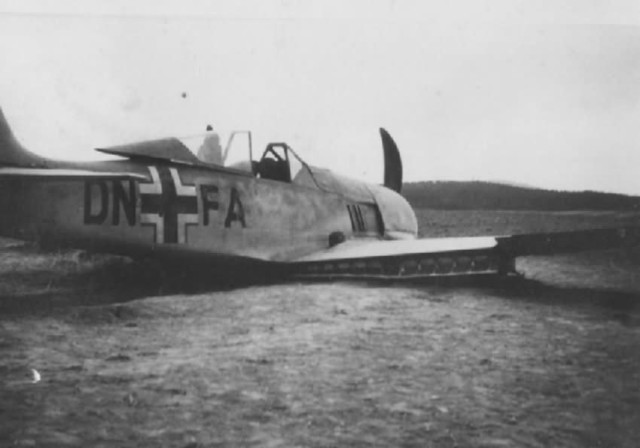 Focke_Wulf_Fw_190_DN-FA_crash_landing