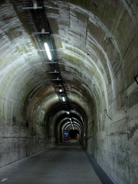 Ida_railway_tunnel_La_Coupole_Flickr_1392294854_e3001919ce_o