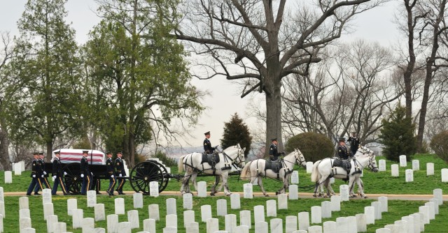 SMA_Dunway_Burial_at_Arlington_National_Cemetery_2008