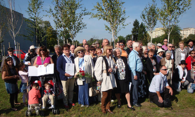 The Polish rescuers and the Jewish survivors plant Trees of Memory during the ceremony at the Park of the Rescued (pl) inaugurated in Łódź in August 2009. Photo Credit.