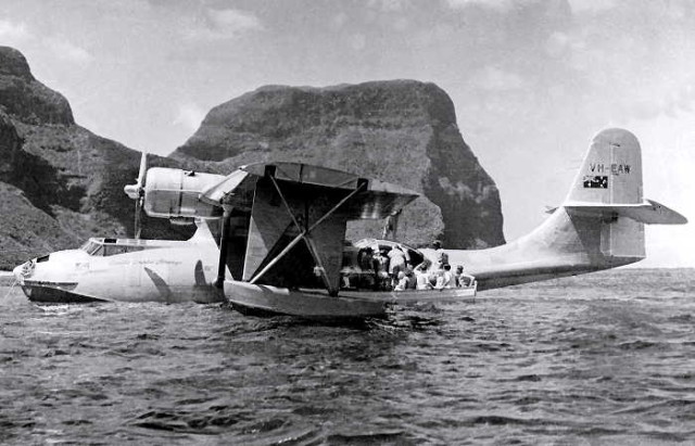 1461405514-1046-B2B-Catalina-HoweIsland-1949