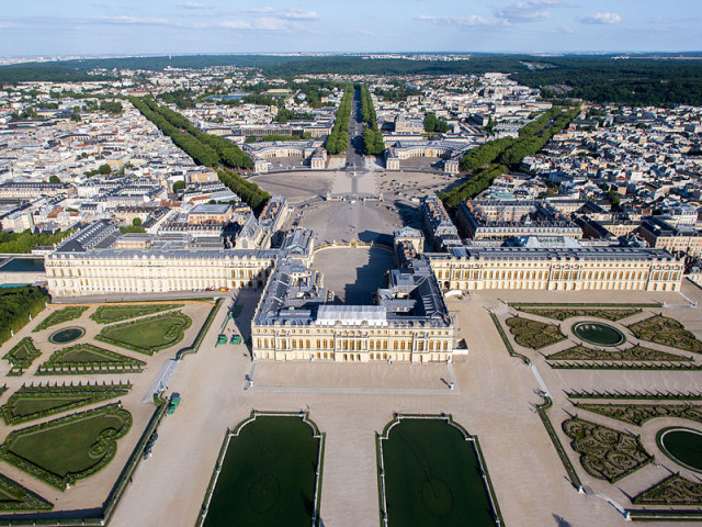 Modern Photo of the Château de Versailles, by ToucanWings from Wikipedia