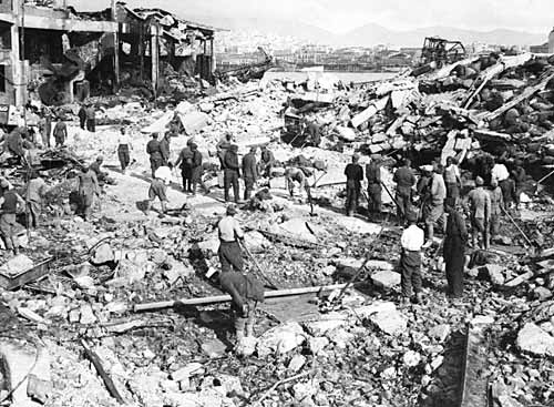 German_bombing_of_Piraeus