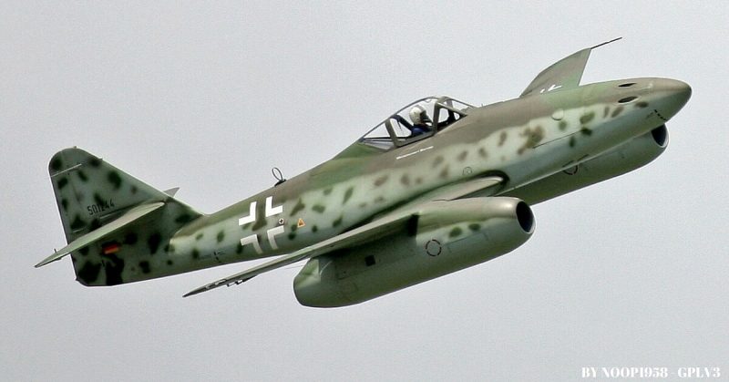<a href=https://en.wikipedia.org/wiki/Messerschmitt_Me_262#/media/File:Me_262_flight_show_at_ILA_2006_(cropped).jpg>Photo Credit</a>