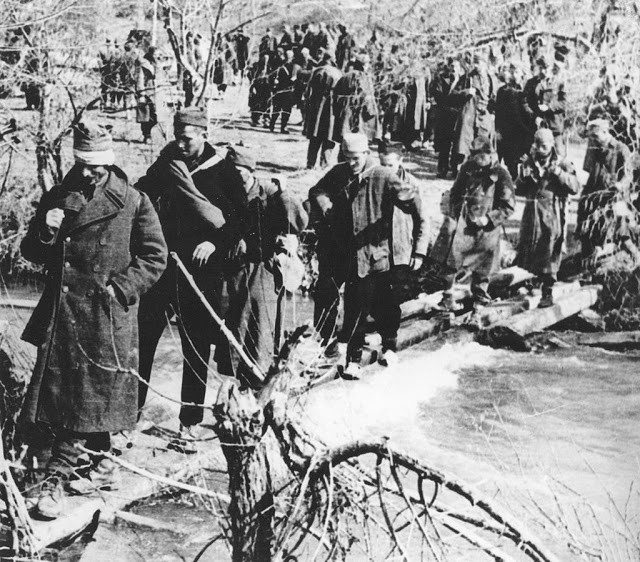 Parts of the 2nd Proletarian Division crossing Sutjeska at Tjentište 8 June in 1943. 