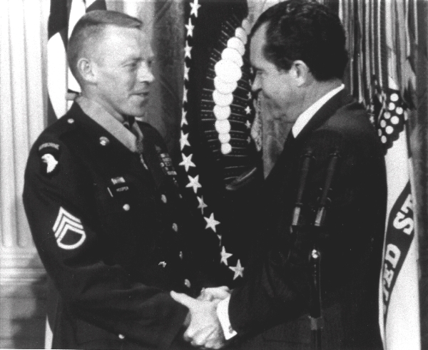 Hooper receiving Medal of Honor from President Nixon via commons.wikimedia.org