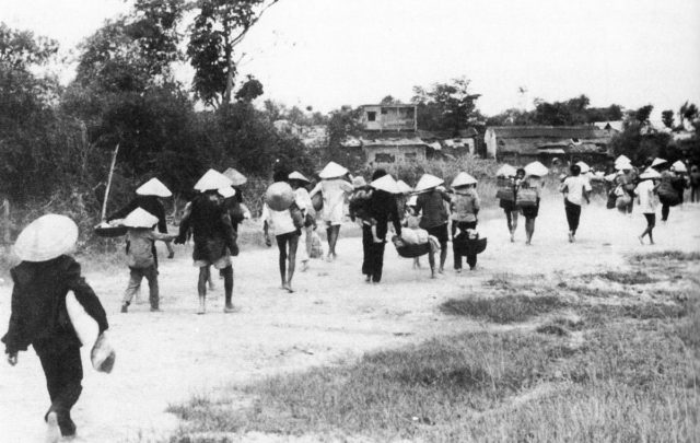 Quảng Trị residents fleeing the Battle of Quang Tri (1968).