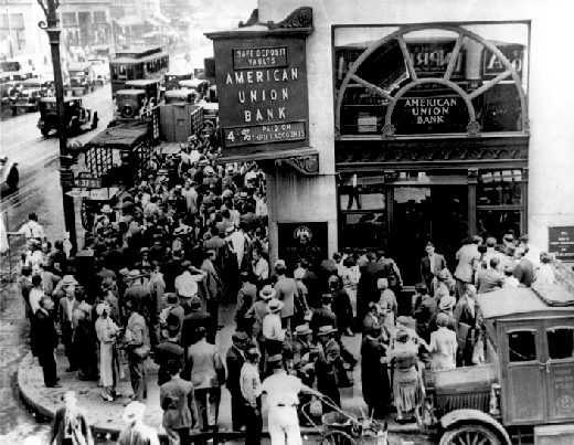 Crowd at New York’s American Union Bank during a bank run early in the Great Depression.