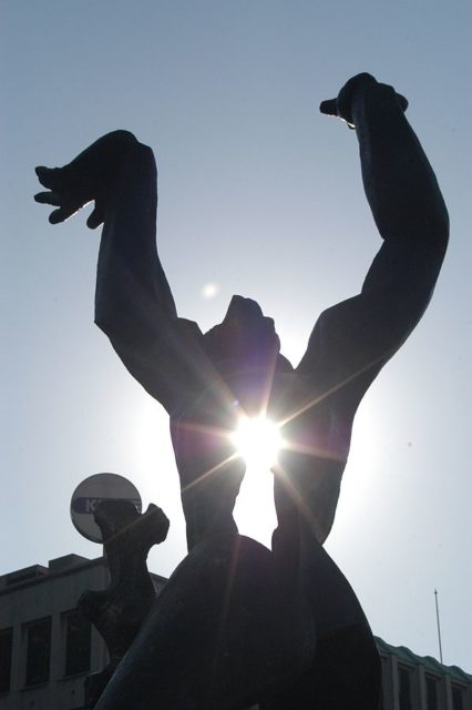 De Verwoeste Stad, (The Destroyed City), sculpture in Rotterdam by Ossip Zadkine. Photo Credit.