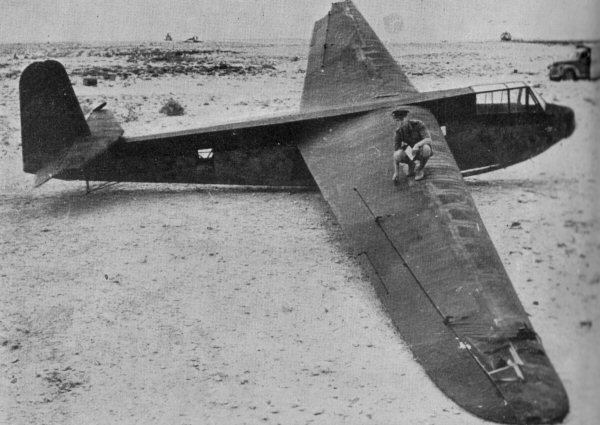 German DFS 230 troop-carrying glider. By Air Ministry - Air Ministry Photograph published in: Aircraft of the Fighting Powers Vol IV, Ed: H J Cooper, O G Thetford and D A. Russell, Harborough Publishing Co, Leicester, England 1943., Public Domain