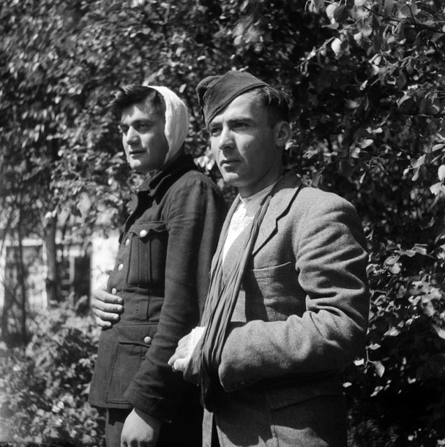 Two wounded Georgian soldiers at Texel in 1945. By Vlis, J.A. van der / Anefo - Dutch National Archives, CC BY-SA 3.0 nl