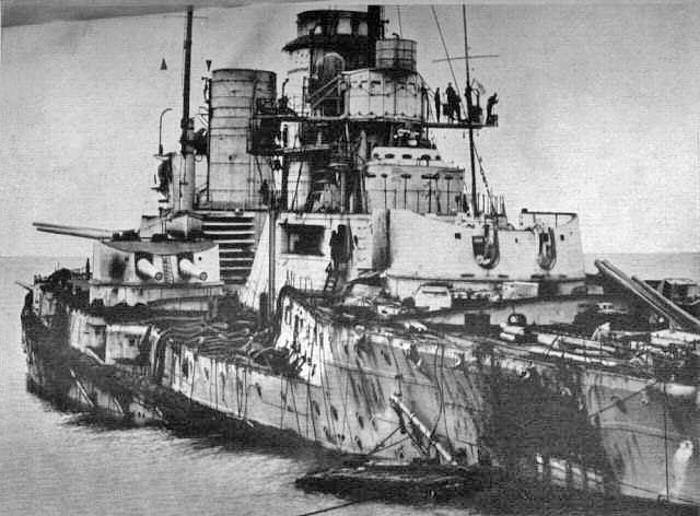 SMS Seydlitz was heavily damaged in the battle, hit by twenty-one main calibre shells, several secondary calibre and one torpedo. 98 men were killed and 55 injured. By German Government - Downloaded from http://www.gwpda.org/photos/bin01/imag0099.jpgOriginally uploaded to EN Wikipedia by Gdr 20 October 2004., Public Domain.
