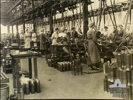 Munitionettes machining shell cases in the New Gun Factory, Woolwich Arsenal, London. Photo Credit.