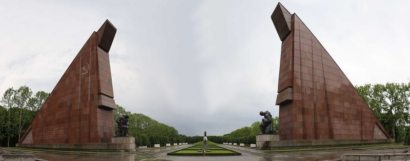 Panorama of the Soviet War Memorial at Treptow
Source: Drrcs15