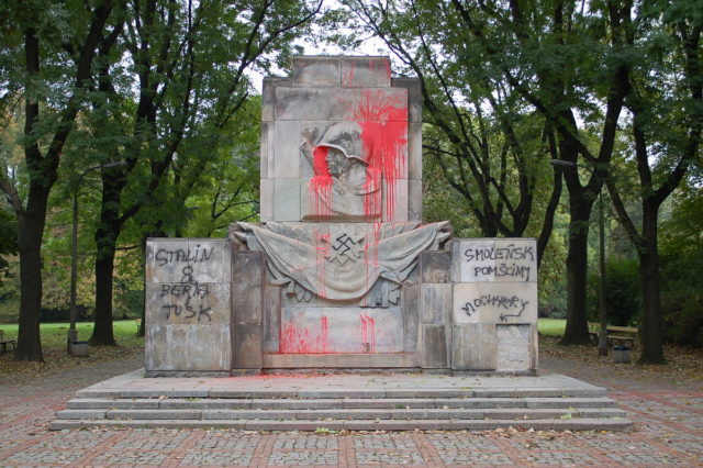 Same monument in 2011. Photo Credit.